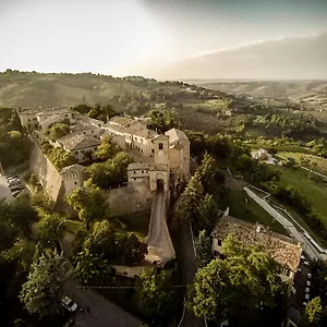 https://palazzo-viviani-castello-di-montegridolfo.emilia-romagnahotels.net